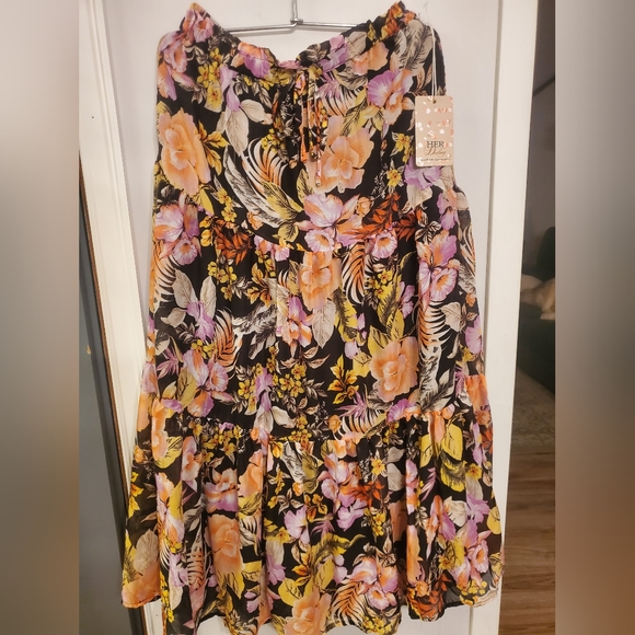 ⭐️BUNDLE DEAL⭐️ ALL NEW ITEMS - Picture 4 of 12